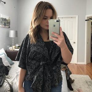 ON TREND NWOT Leopard Tied Jacket